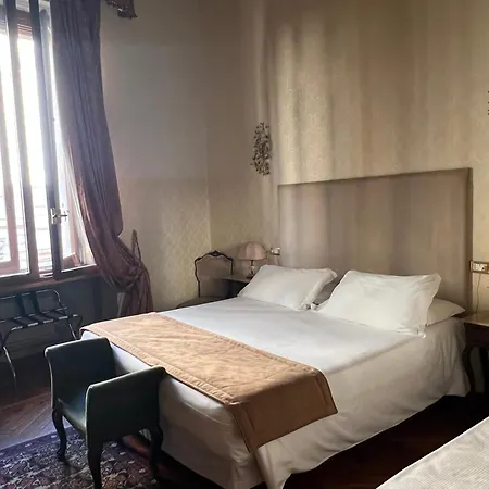Affreschi Su Roma Luxury B&B