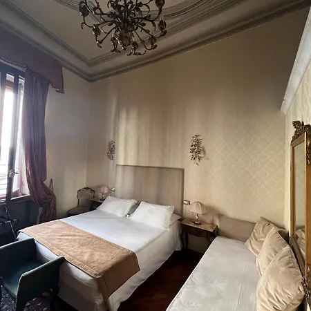 Affreschi Su Roma Luxury B&B