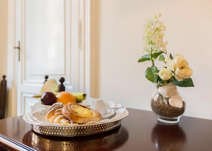 Oda ve Kahvaltı Affreschi Su Luxury Roma