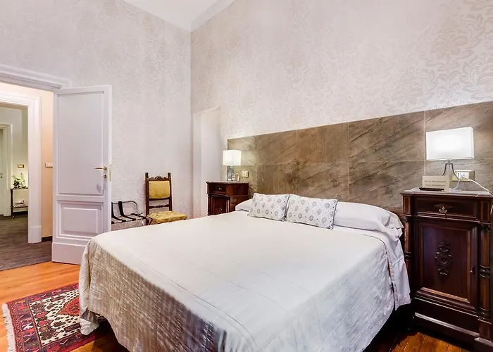 Oda ve Kahvaltı Affreschi Su Luxury Roma